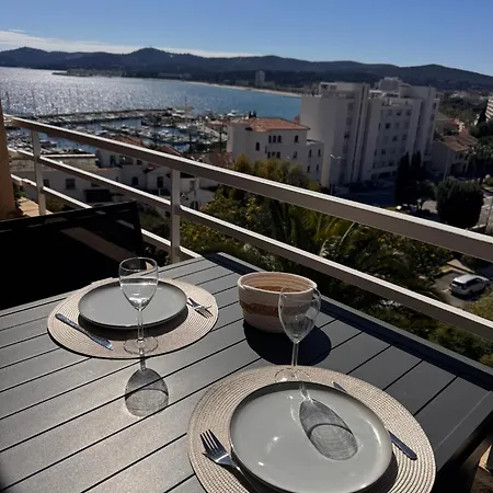 50 M2 - Vue - - Commerces *