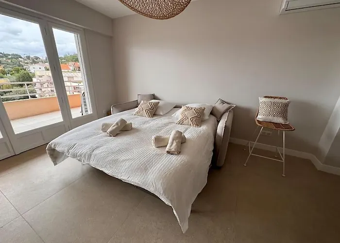 50 M2 - Vue - - Commerces Appartement Le Lavandou