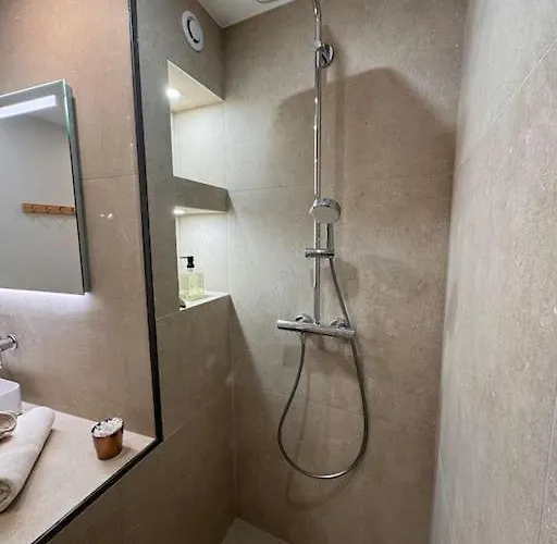 50 M2 - Vue - - Commerces Appartement Le Lavandou