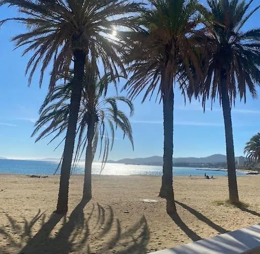 50 M2 - Vue - - Commerces Appartement *