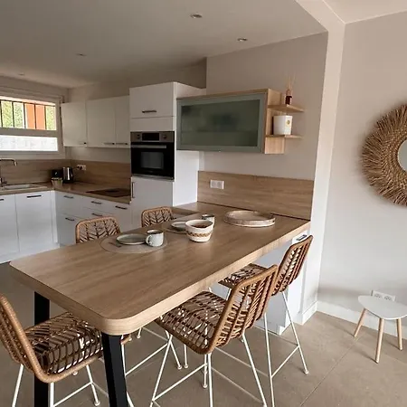 50 M2 - Vue - - Commerces *